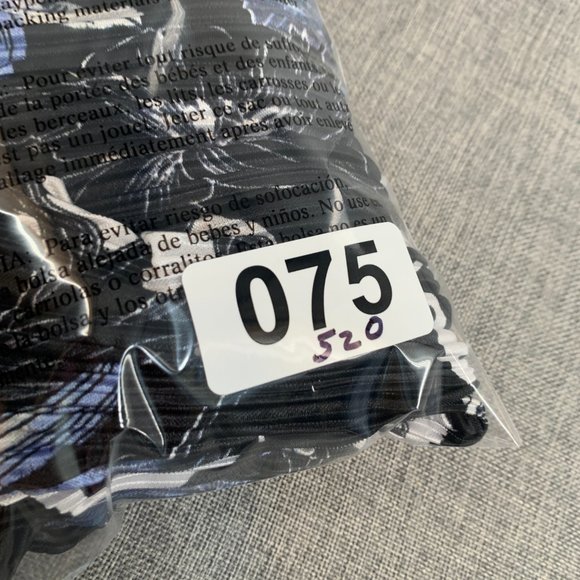 Roz & Ali Textured Floral Sleeveless Blouse Gold Chain Neckline Large Blue Black - Picture 15 of 15